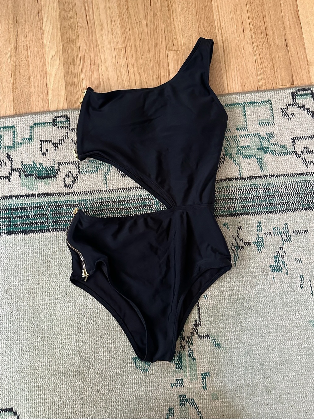 Boutique Black One-Shoulder Cutout Swimsuit with zippers